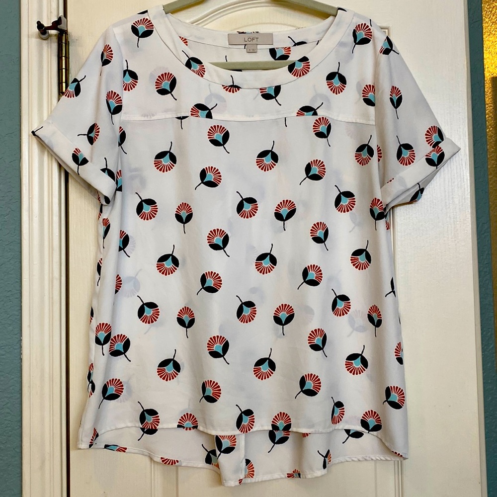 So cute! LOFT size M short sleeve blouse